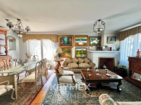 Casa En Venta De 4 Dorm. En Las Condes