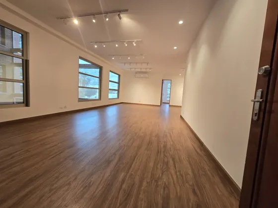 Oficina Arriendo De 111 M2 Remodelada En Ciudad Empresarial