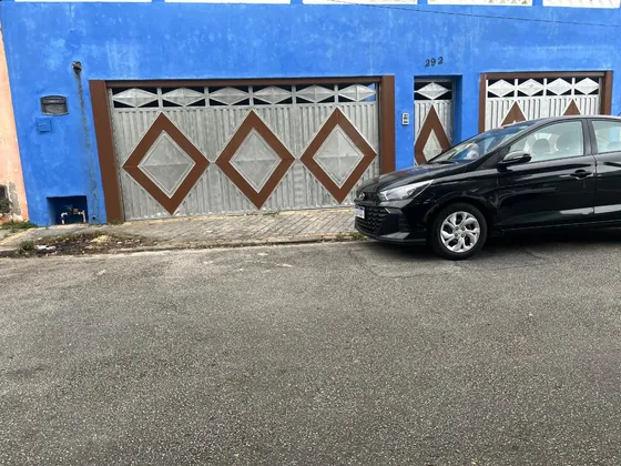 Casa Com Ótimo Quintal E Reformada