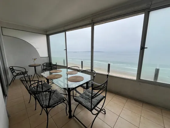 Vista Panorámica Al Mar, Marzo A Diciembre