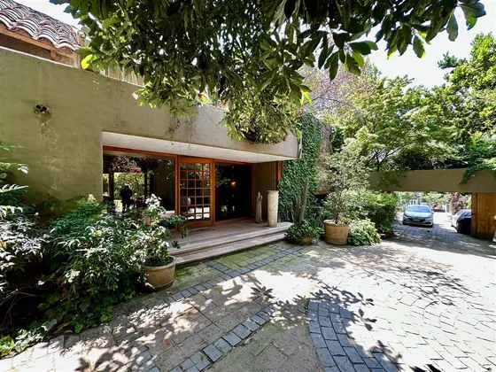 Casa En Venta De 5 Dorm. En Lo Barnechea