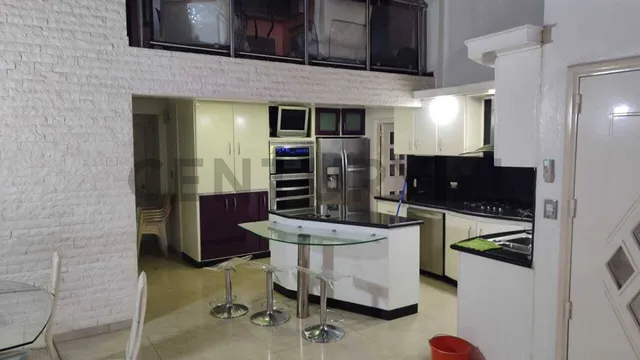 Casa Amoblada En Urbanismo Privado Y En Calle Cerrada