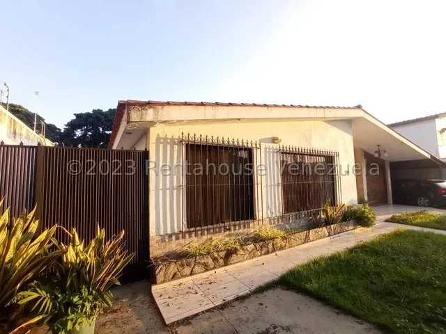  Casa De 665 Mts2 De Terreno De Un Solo Nivel Ubicada En Trigal Sur  24-7529