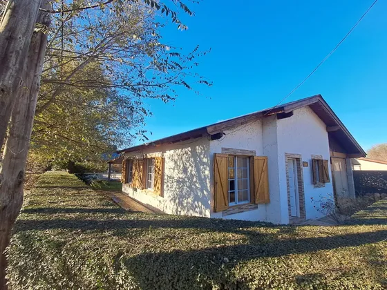 Casa 2 Dormitorios Con Amplio Parque Y Pileta