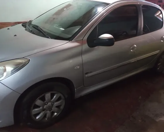 Peugeot 207 1.4 Sedan Hdi Xt