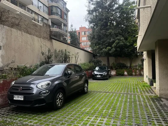 Estacionamiento Providencia, Cerca De Costanera/metro Colon