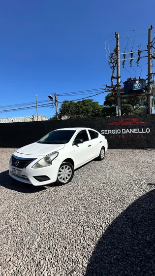 Nissan Versa 1.6 Advance