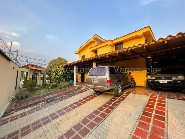 Casa En Venta Urb Andrés Bello, Maracay 24-24527 Hc