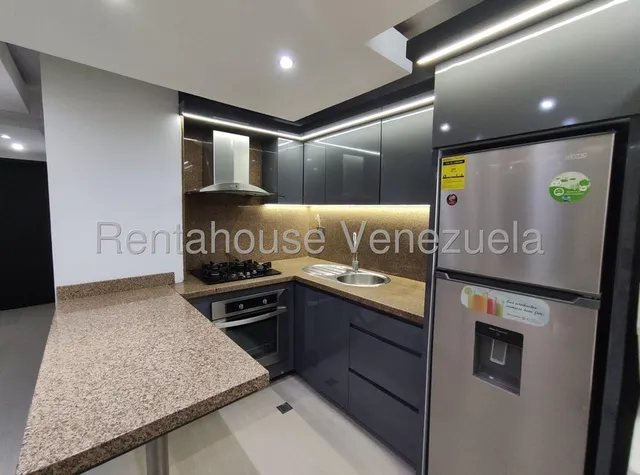 Rafael Gamarra Alquila Apartamento Bello, 2e13350, Conjunto Residencial Exclusivo Al Oeste De La Ciudad. Con 69mts2, Este Bello Apartamento Remodelado, Con 2 Hab Y 2 Baños, Piscina Y Mucho Nás.