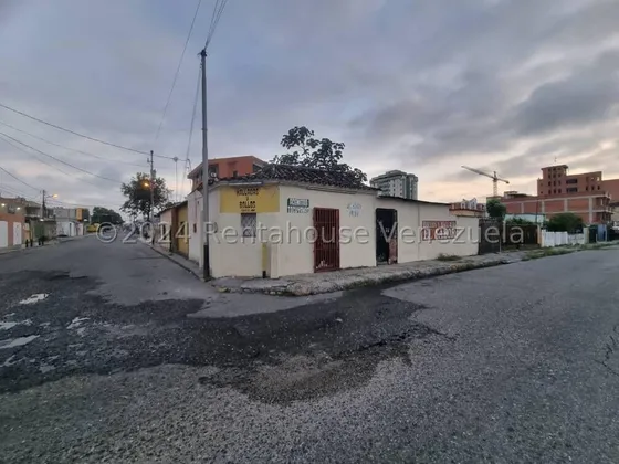 *al/ Oportunidad Única! Casa C/locales En Venta En La Zona Del  Este, Barquisimeto  Lara, Venezuela/arnaldo López/ # 25-7371/  5 D  3 B/ 207 M² 