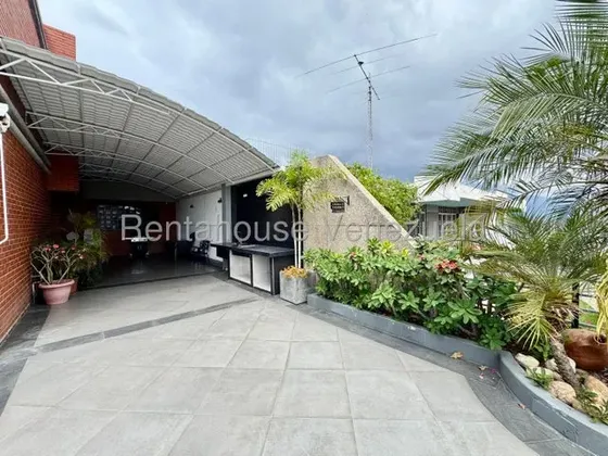 Hermosa Quinta En Venta Colinas De Vista Alegre 26-9798 Lv