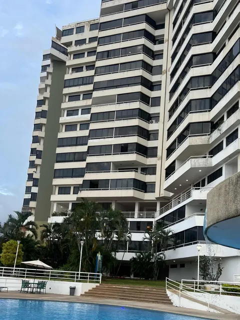 Elegante Apartamento En Venta Vista Al Mar En La Guaira