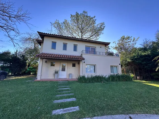 Casa En  Venta Barrio El Aromo - Loma Verde 