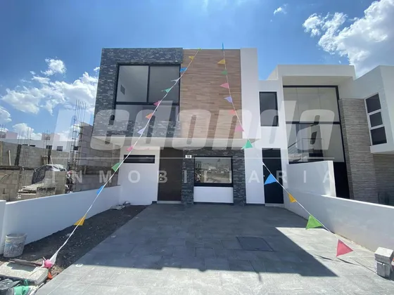 Casa En Cañadas Del Arroyo
