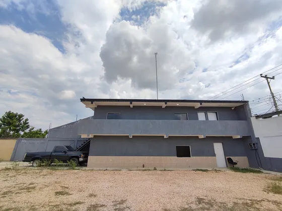  Terreno Con Oficinas Alquiler Vía El Roble Los Guayos L.g