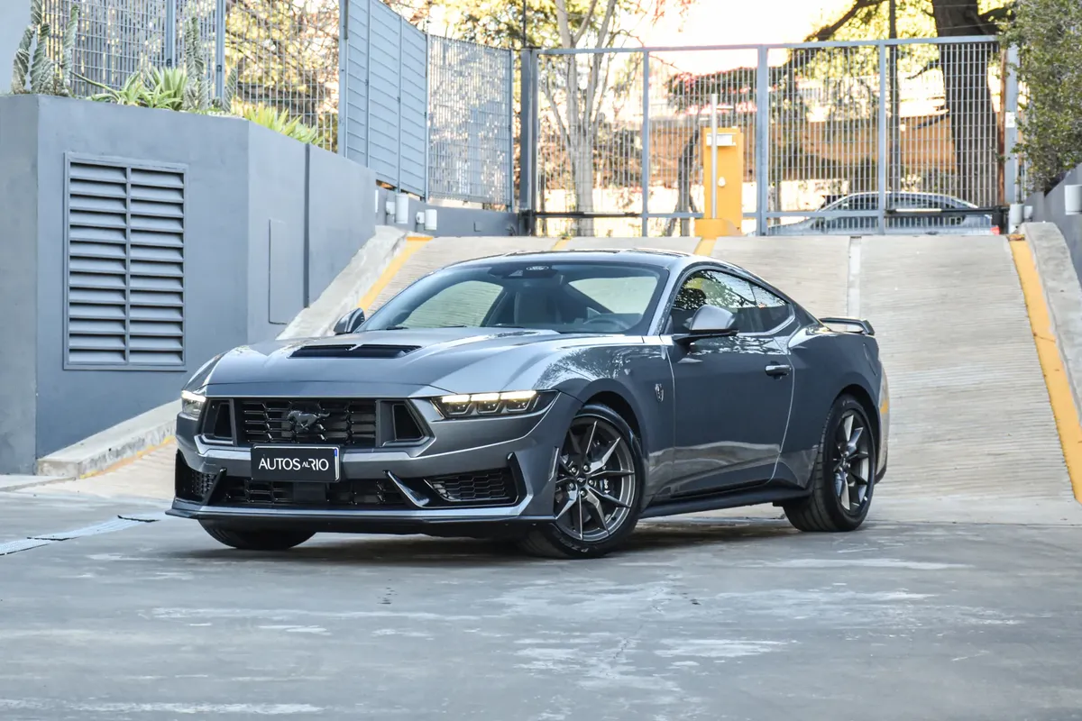 Ford Mustang 5.0 V8 Dark Horse