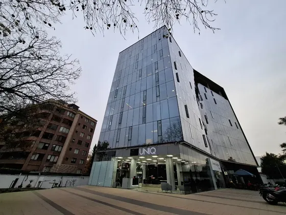 01. Oficina Amoblada - Metro Los Dominicos/ 5 Estac Y Bodega