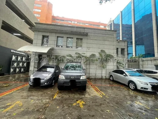 Local Comercial ( 2 Niveles / A Pie De Calle / Remodelado ) Alquiler Las Mercedes Mls-25-24184