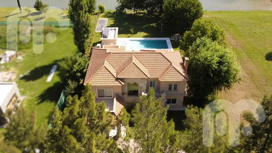 Venta Casa De 5 Dormitorios En Miralagos