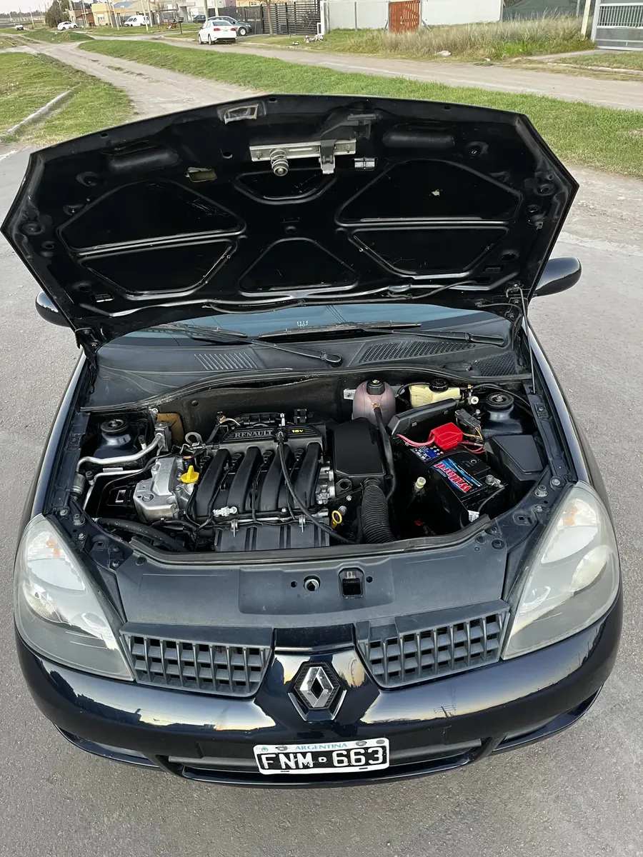 Renault Clio 1.6 Dynamique558657312307947529