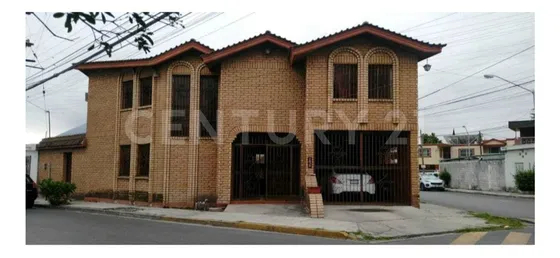 Casa En Venta En Col. Jardin Español En Monterrey