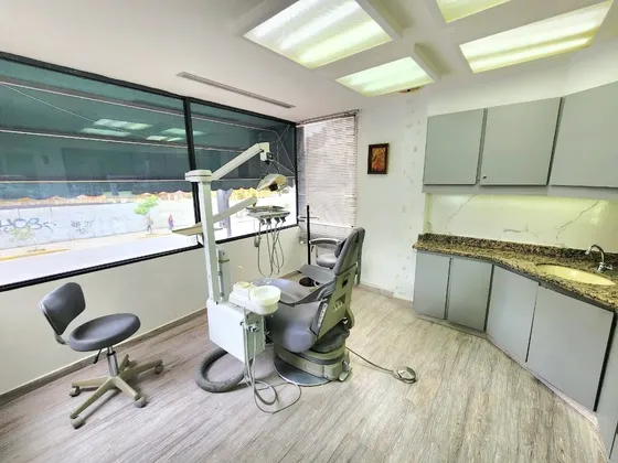 Oficinas En Las Mercedes, Equipadas Para Odontología (cubículos)