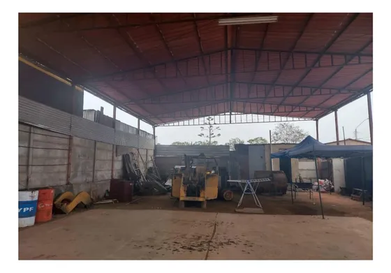 Se Vende Sitio Correspondiente A 2 Casas, Con Galpón