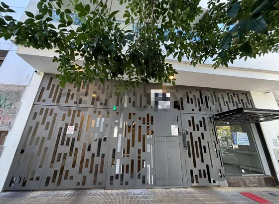 60 E/ 10 Y 11  | Cochera En Venta
