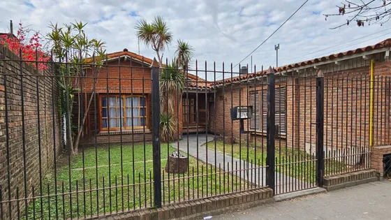 Venta Casa 4 Ambientes Lavallol.