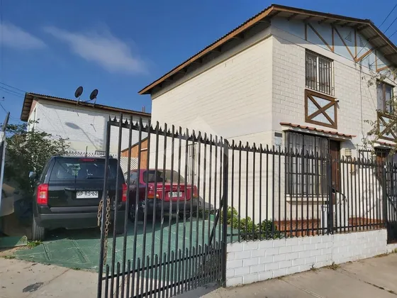 Casa En Venta 2 Pisos, 2 Dormitorios 1 Baño, En Coquimbo