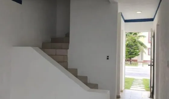 Preciosa Casa Ubicacada En Fracc. Jardines Del Sur I, Cancún ¡¡¡con Alberca En La Privada!!! -no Créditos-  Jagr