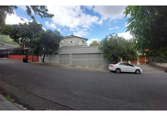 Vendo Casa 650m2 Altamira 0399