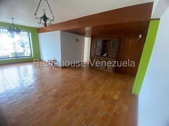 Vendo Apartamento Para  Remodelar En El Paraíso Mls #25-22095 Mahi R