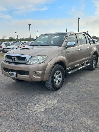 Toyota Hilux Pick-up 3.0 I Sr Cab Doble 4x2 Doble Airbag
