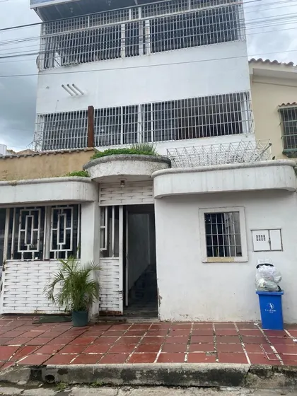 Clientes Directos La. Casa En Venta En La Urb. La Esmeralda A Remodelar De 3 Niveles 147 Mts2. San Diego Carabobo. Eb