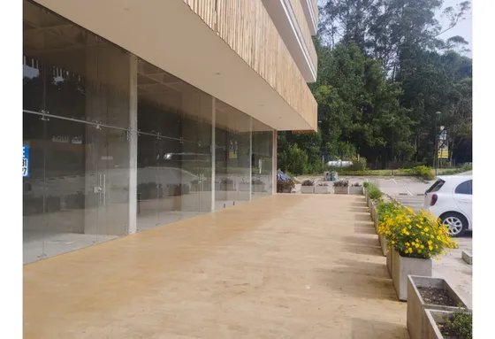 Venta De Local Comercial En El Retiro (obra Gris)