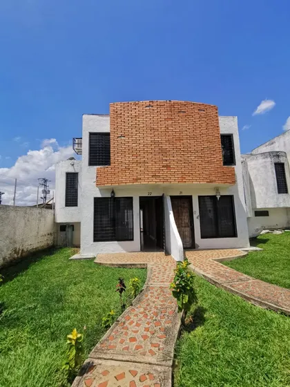 Townhouse En Alquiler En Altos De La Esmeralda, San Diego. Minerva K