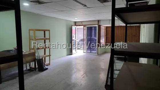 Con Ubicación Estratégica Lo Cual Lo Hace Atractivo Para Cualquier Tipo De Negocios Local Comercial En Venta En Centro, Lara#25-22625***maria E. ***