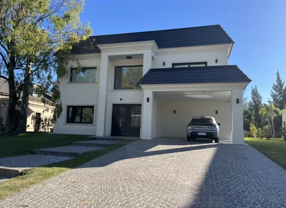 Venta Casa De Lujo A Estrenar 6 Amb Country Saint Thomas Este/oeste -canning