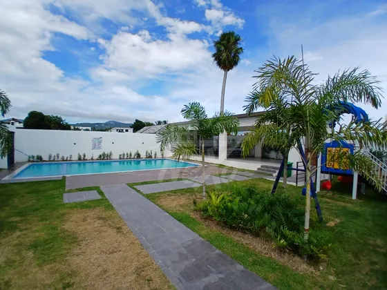 Apartamento En Venta, 4to Nivel Con Azotea Privada, En Los Llanos De Gurabo, Santiago (jpa-259)