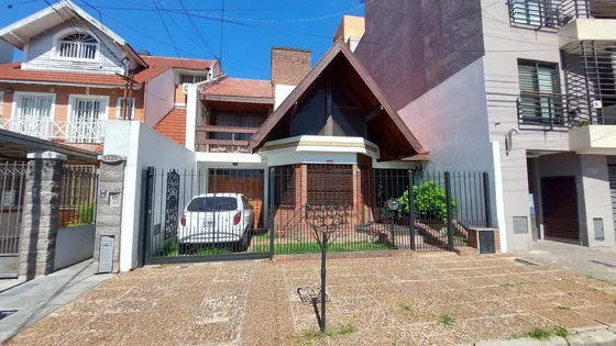 Vemta Casa En Lanús Este Chalet Con Quincho