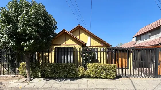 Hermosa Casa  Excelente Ubicación - Pasaje Cerrado  