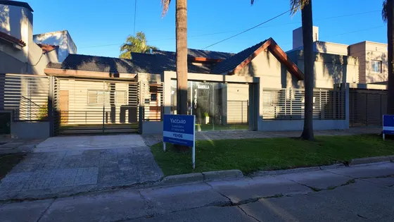 Casa En Venta 5 Ambientes En Ituzaingo 