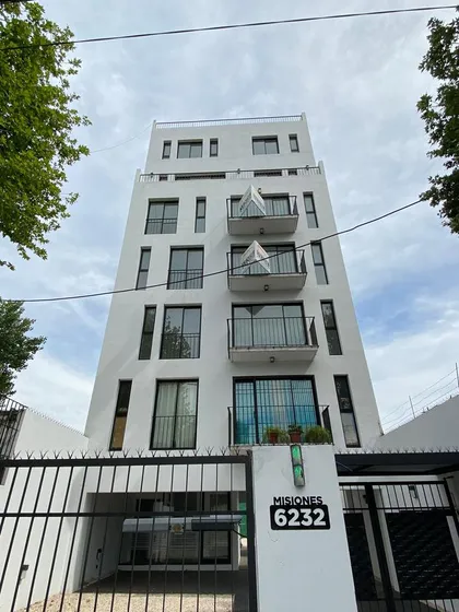 Venta - Departamento Dos Ambientes Con Balcon Y Terraza. Ciudad Jardin