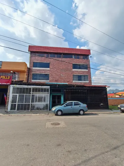 Edificio Comercial Con Galpón En Venta Los Jarales.  282798