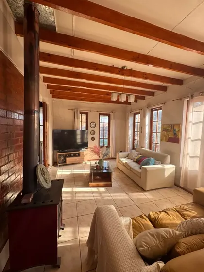 Se Vende Estupenda Casa, Fundo Reina Sur, Colina.