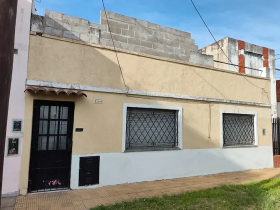 Casa En Venta - San Martin, Villa Maipú - Apta Para Crédito.