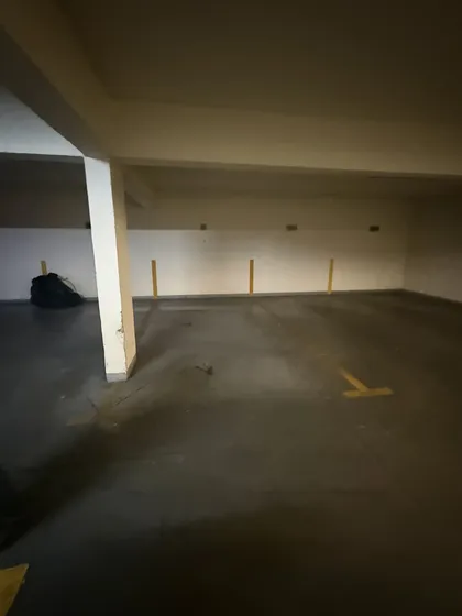 Estacionamiento En Edificio En Las Condes Con Seguridad 24/7