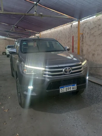 Toyota Hilux Pick Up 2.8 Cd Srx 177cv 4x4 At