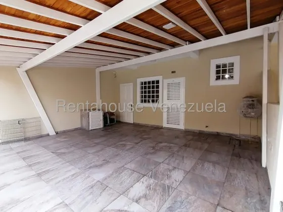 Valeria Chong Casa Venta Cabudare Lara Avenida La Mata Residencial Economico Codigo Inmobiliaria Rent-a-house 25-19828